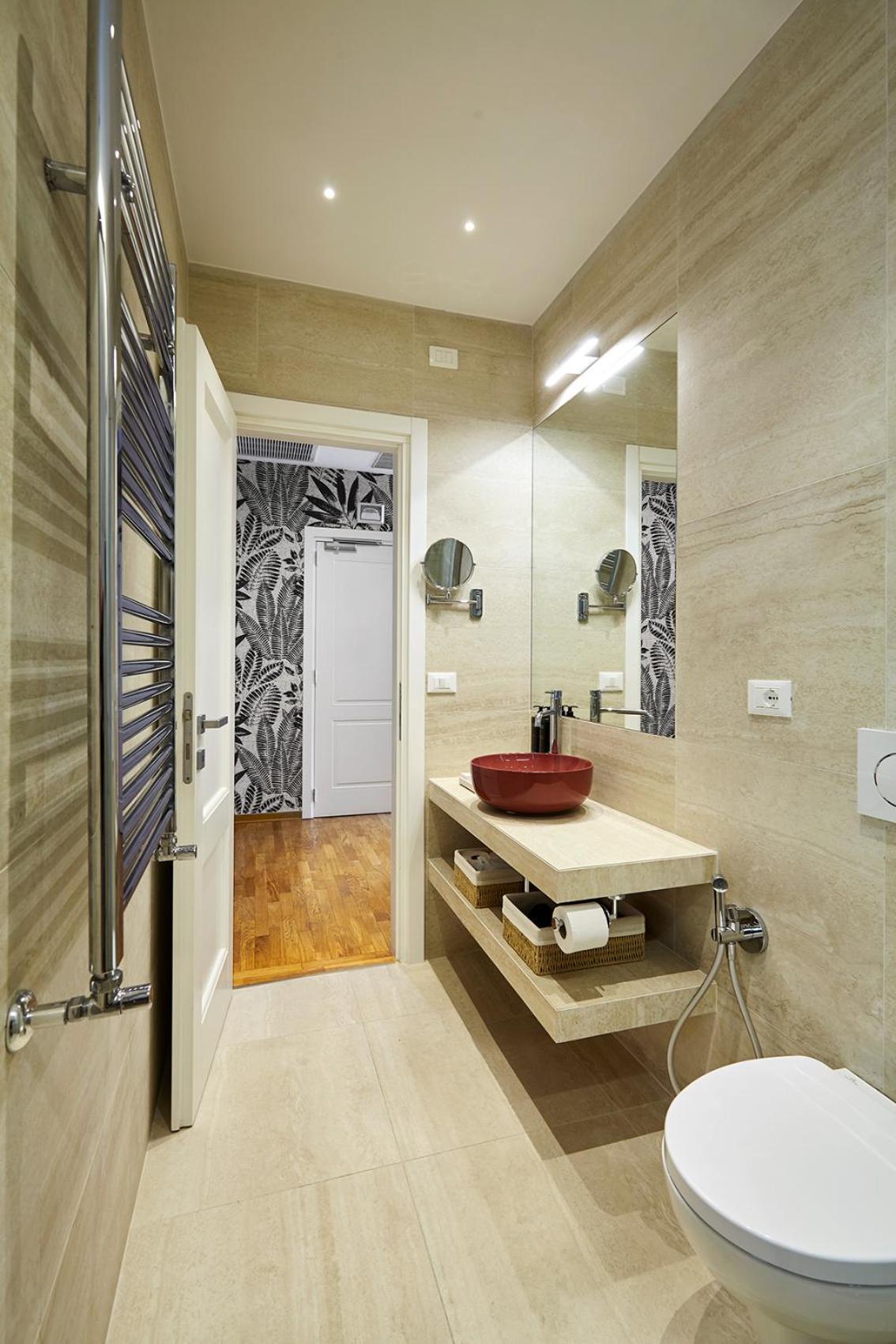 Superior One-Bedroom Apartment Balcony View